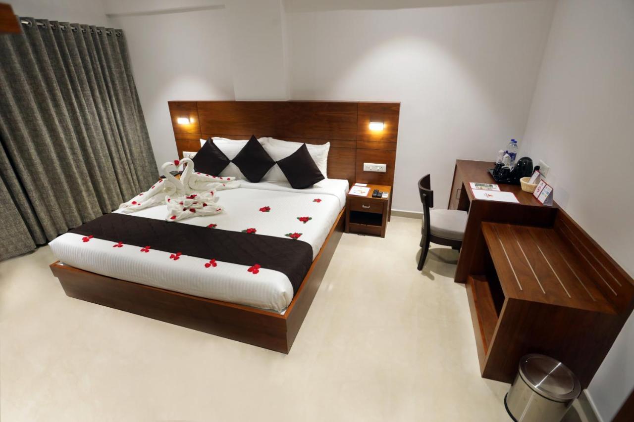 Hotel Iswarya Residency Kottayam Exterior foto