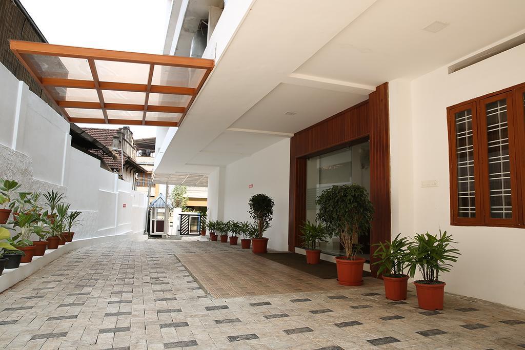 Hotel Iswarya Residency Kottayam Exterior foto